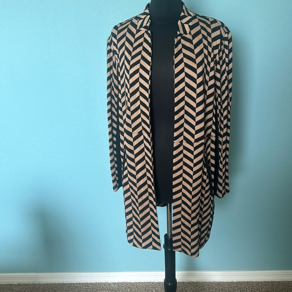 Chicos sweater. Chevron pattern.